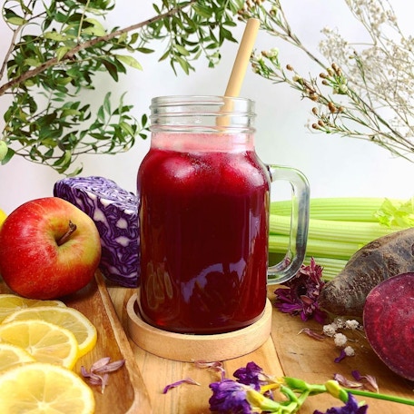 Jus de betterave, pomme et céléri