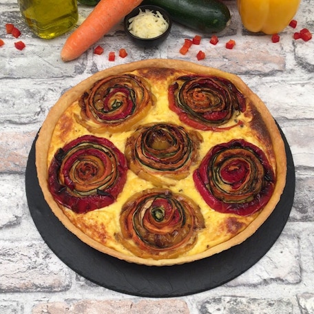 Blumentarte mit Paprika und Käse