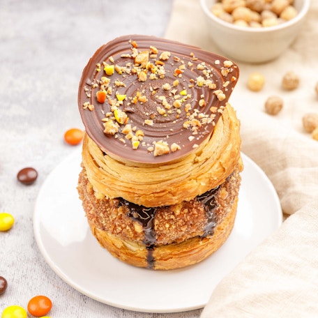 Gemini: Cronut Ice Cream Sandwich
