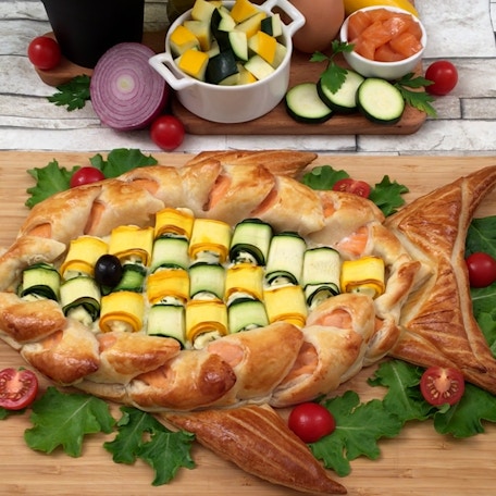 Tarte saumon et ses écailles de courgettes