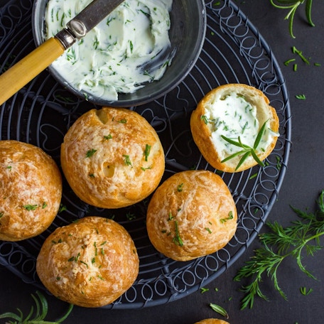 Les arrières latéraux : Gougère au fromage