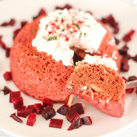 Bowlcake betterave, saumon et chèvre