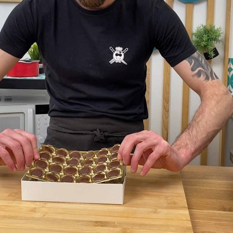 Apfel-Krapfen mit flambiertem Toffifee