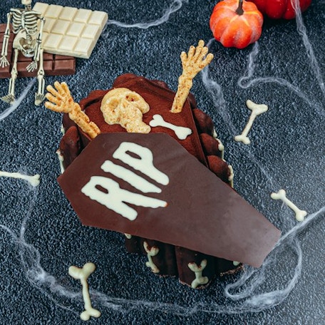 Le cercueil Charlotte aux poires d’Halloween