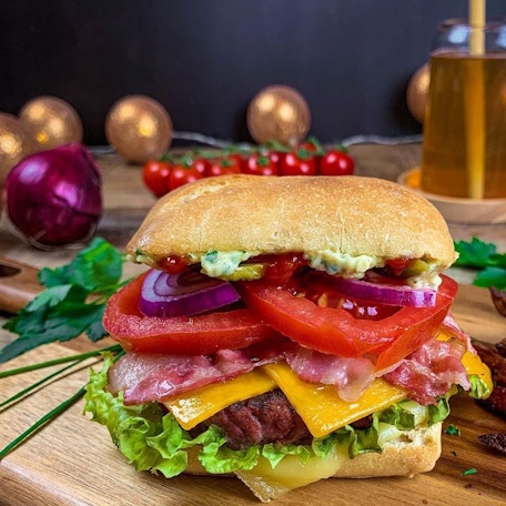 Candidat n°7 : Le burger au fromage à raclette