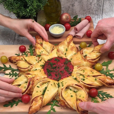 Käse-Schinken-Pizza Stern