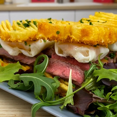 Butterzartes Ribeye Steak mit Eiern