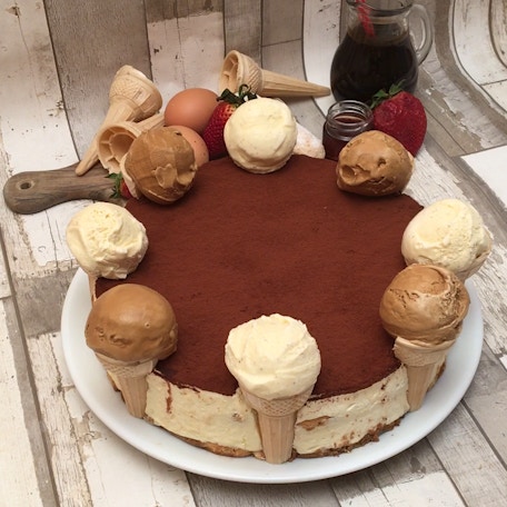 Eisiger Tiramisu-Kuchen