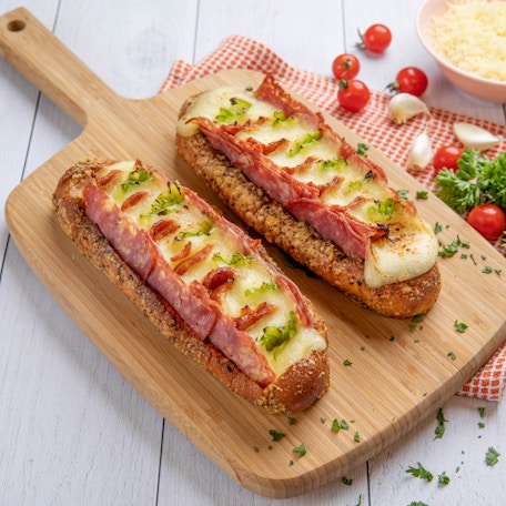 Cheesy Pizza Toast Boats