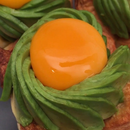 Knusprige Avocado-Körbchen